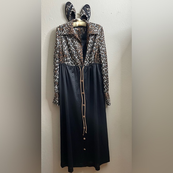 Vintage Vanity Fair Nighty Gown & Slippers Set Nylon Leopard Animal Print Medium - Picture 1 of 16